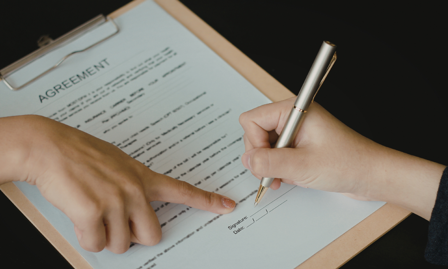 Odstąpienie od umowy – kiedy i jak można skorzystać z tego prawa