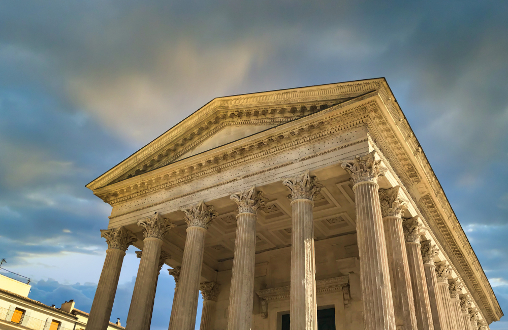 Pierwsza rozprawa karna – jak się przygotować i czego się spodziewać