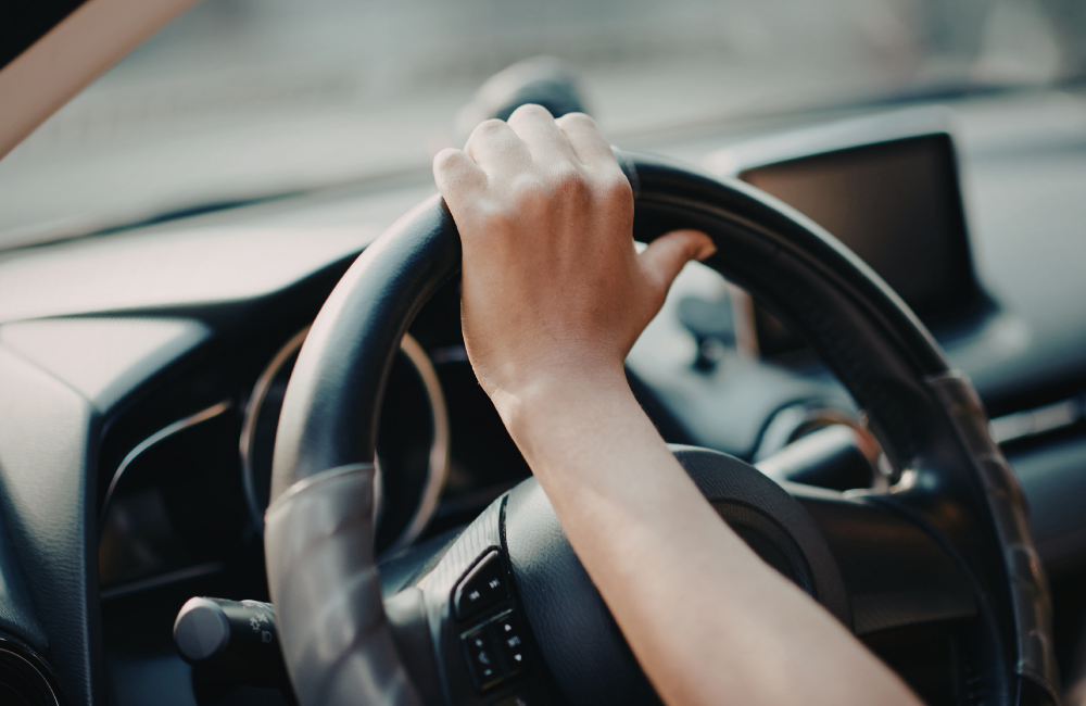 Zakaz prowadzenia pojazdów – jak długo trwa i czy można go skrócić?