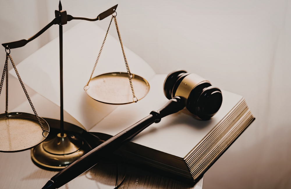 Dozór elektroniczny a praca zawodowa - czy można swobodnie wychodzić z domu?