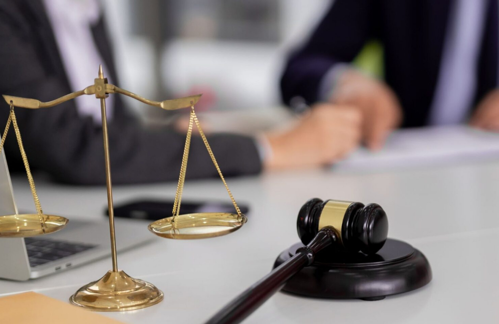 Niesłuszne wypowiedzenie umowy o pracę - co możesz zrobić i jakie odszkodowanie Ci przysługuje?